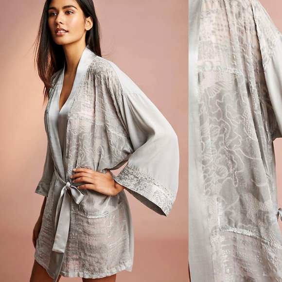 Anthropologie Accessories - NWT ANTHROPOLOGIE Kora Luxe Velvet Burnout Robe